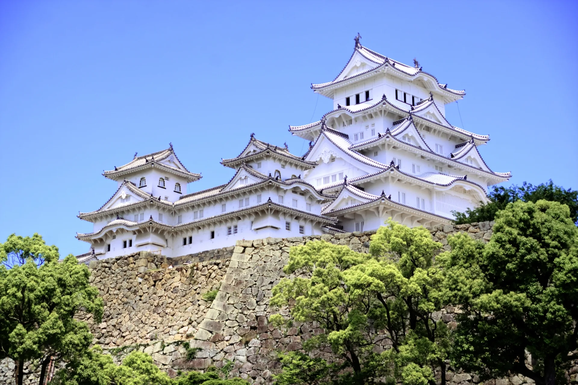 himeji-samurai-grandeur-mountain-serenity-gallery-04