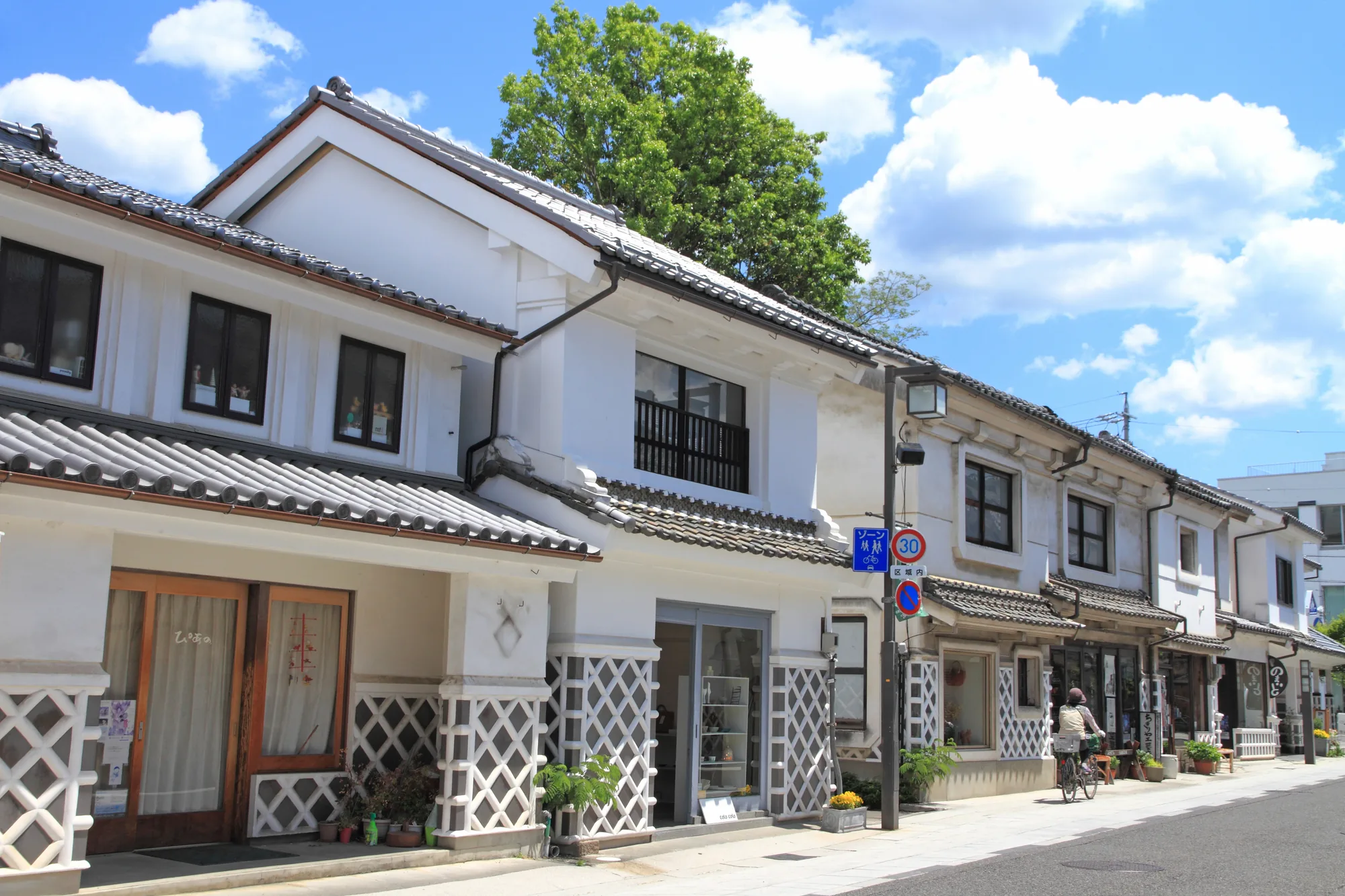 matsumoto-azumino-castles-cycling-traditions-day1-matsumoto-castle-town-nakamachi-03